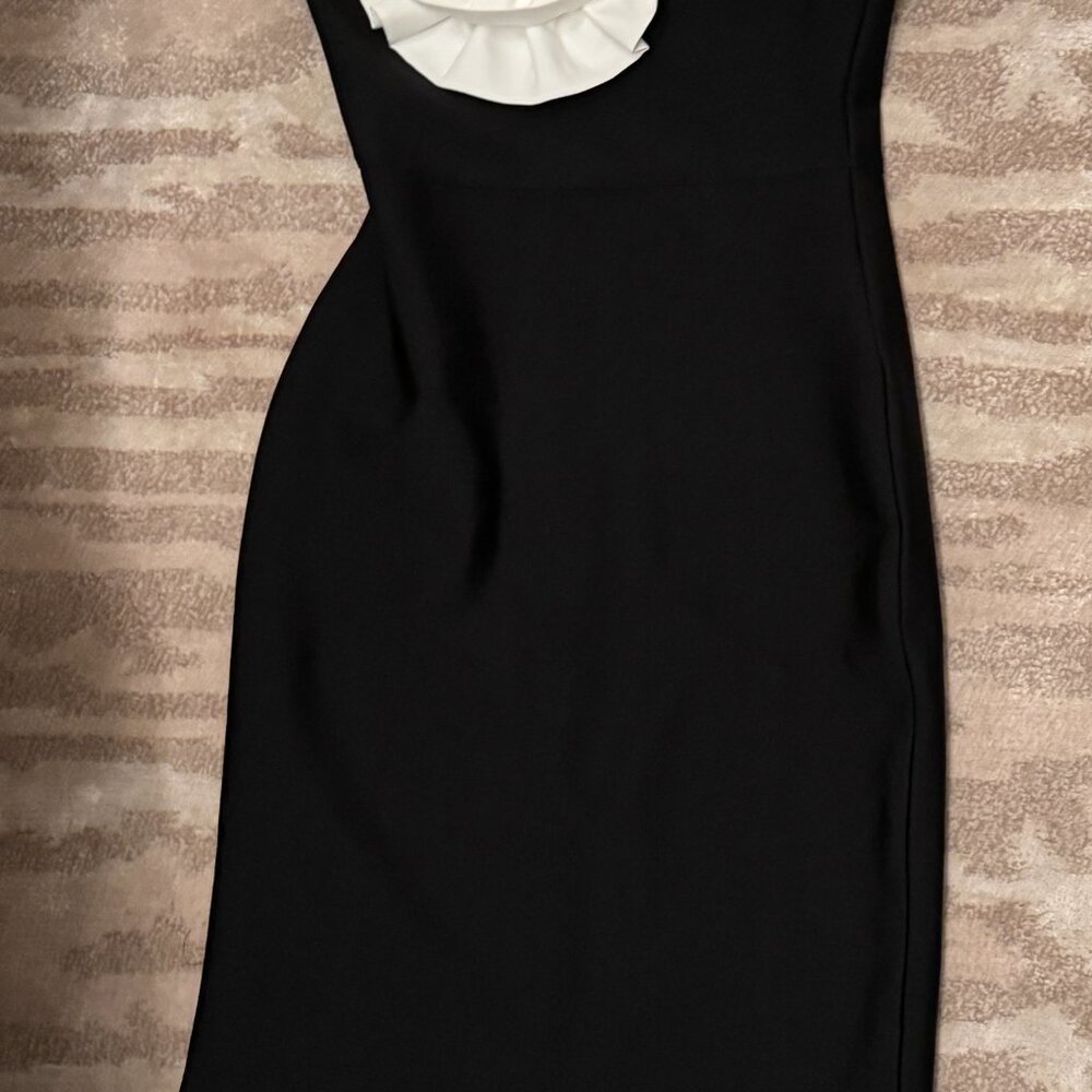 Mew Mews Creed Off Shoulder Flower Bandage Dress - Picture 3 of 4